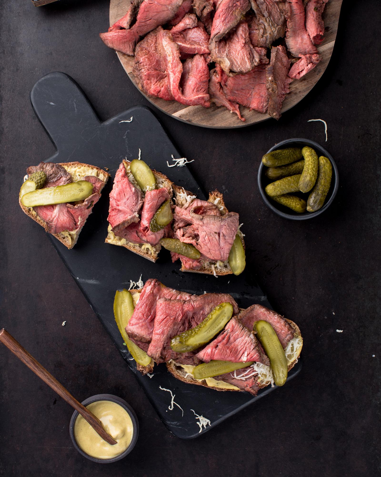 Roastbeef s křenem a okurkou