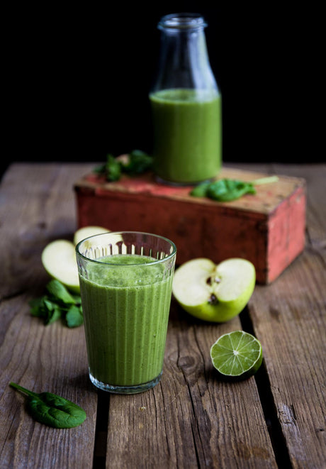 Jablečné smoothie s mátou a limetkou
