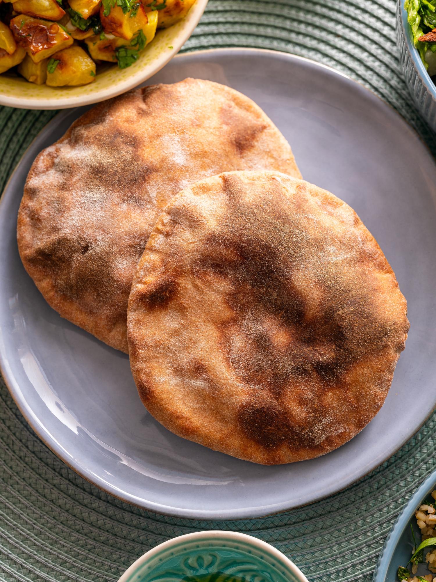 Domácí celozrnný pita chléb