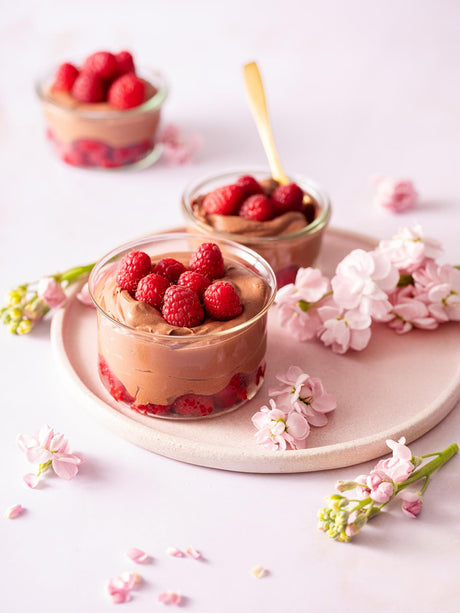 Francouzský čokoládový mousse s malinami