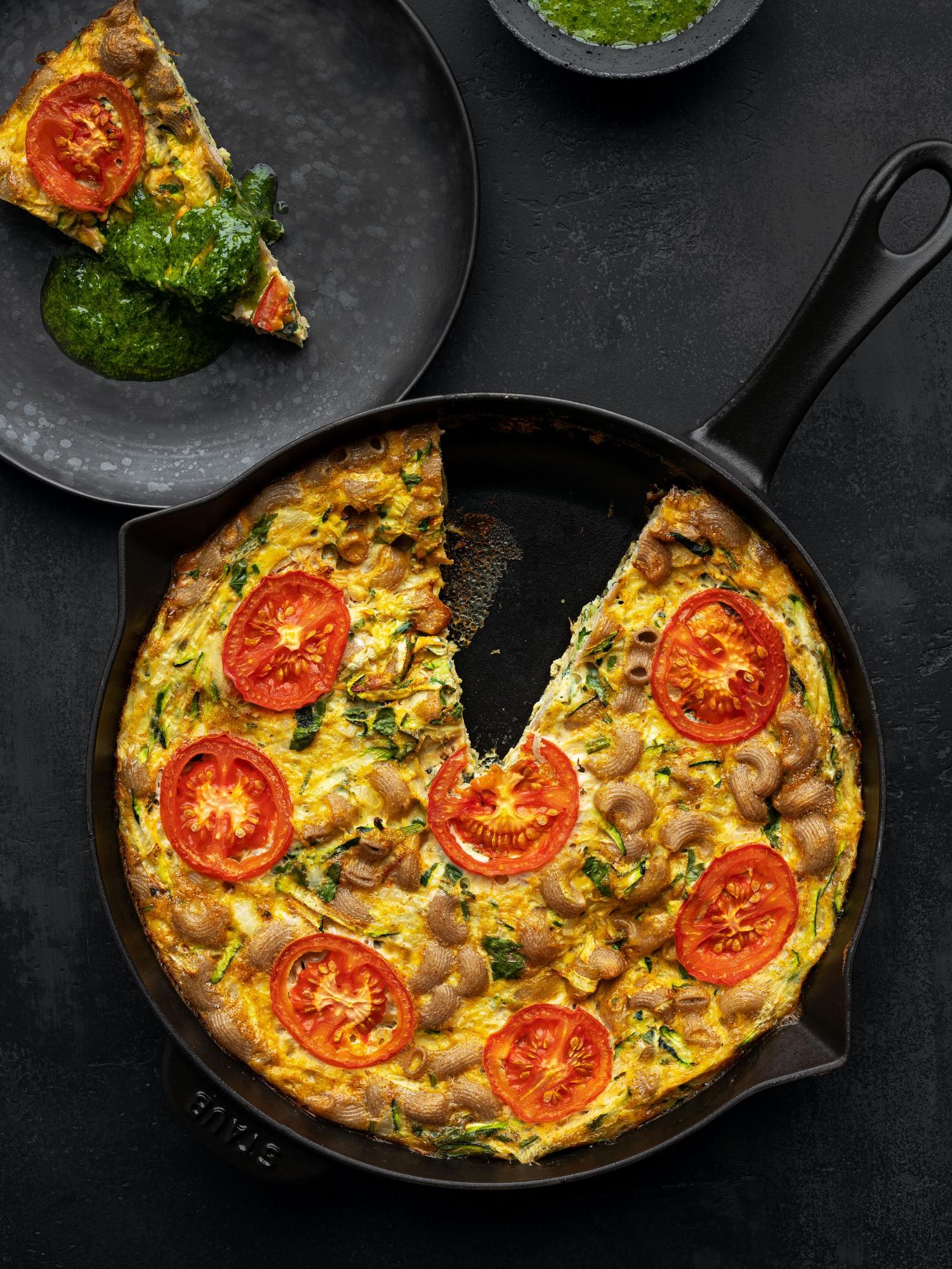 Frittata s cuketou a těstovinami