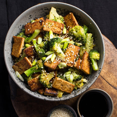 Marinované tofu s brokolicí