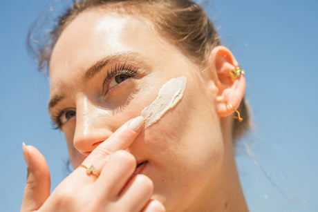 SPF, UV filtry, UVA i UVB. Jak se vyznat v opalovacích přípravcích?