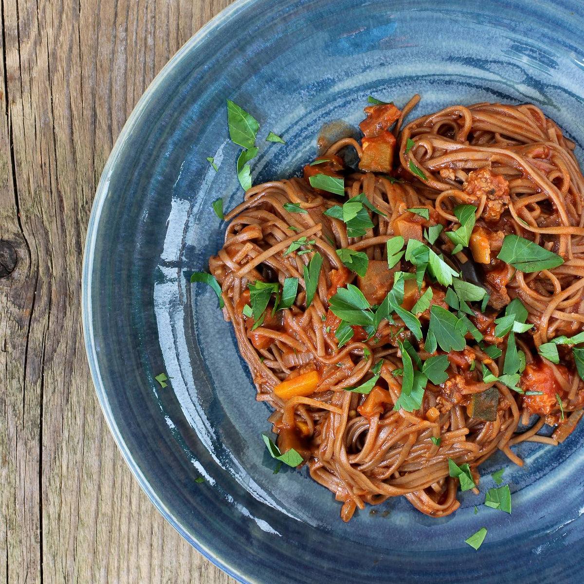 Soba nudle se směsí z mletého masa