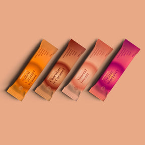 Sada 4 energetických tyčinek – Čokoláda a karamel, Krémová borůvka, Mandlový sen, Slaný arašíd s karamelem 🍫🫐🥜